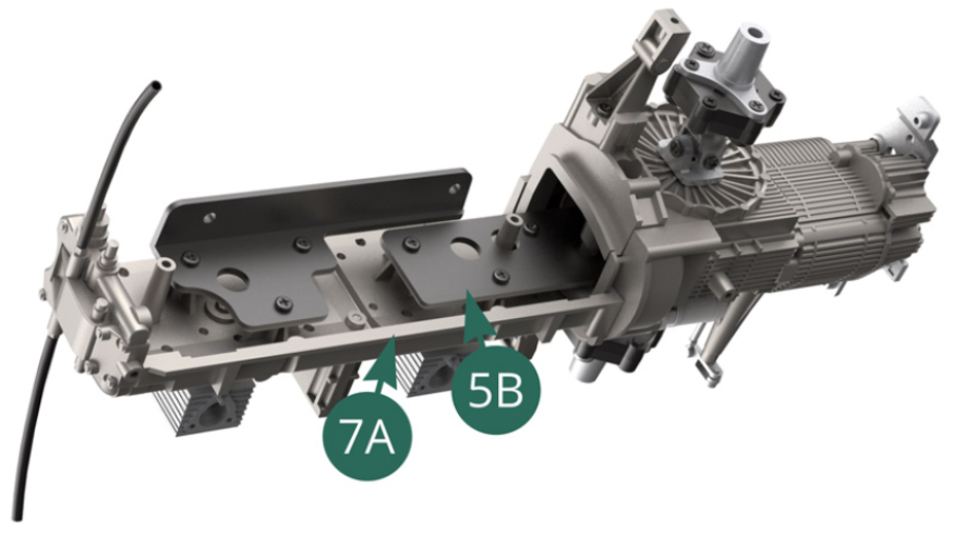 Right engine block mounted on transmission