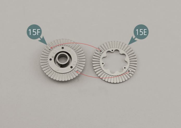 Place the brake disc (15E) and the brake disc with hub (15F) in the correct position - as indicated by the red threads - and fasten them together by using three KP screws.