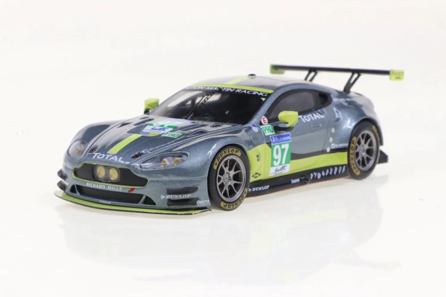 Le Mans - Aston Martin V8 Vantage GTE - IXO Collections