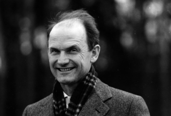 Ferdinand Porsche, emeritus driver and talented engineer, offered Porsche his titles of nobility in the competition. © IXO Collections SAS - Tous droits réservés. Crédits photo © Archives & Collections Dominique Pascal