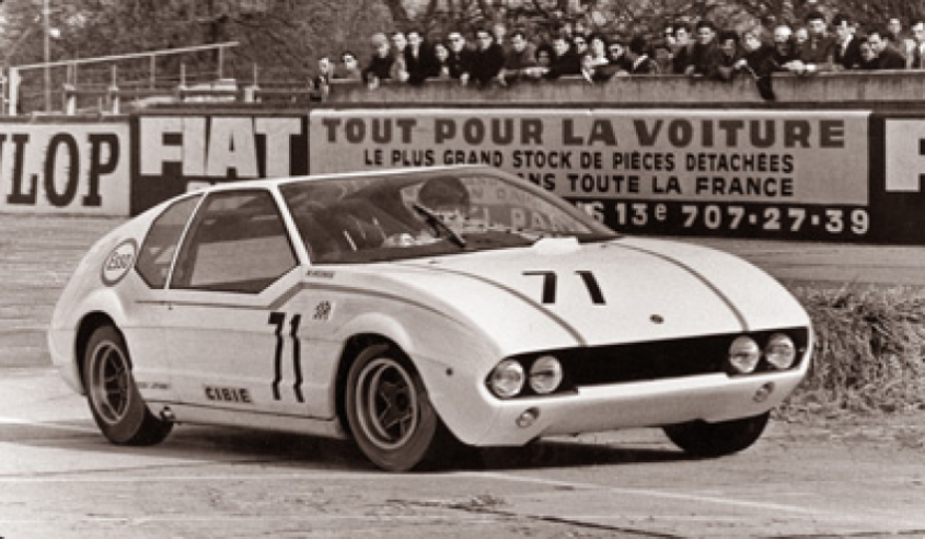 The WM P69, here in Monthléry in 1969, the one that started it all, was based on the 1,130cc chassis and engine of the Peugeot 204 cabriolet. © IXO Collections SAS - Tous droits réservés. Crédits photo © Peugeot