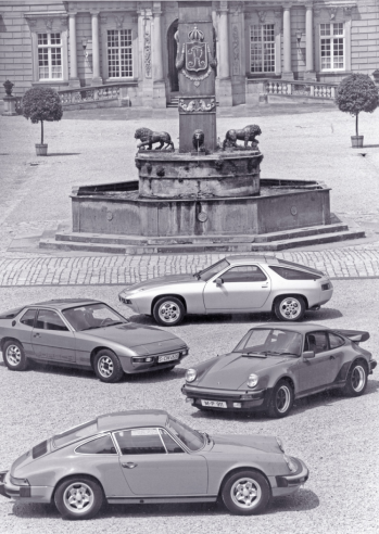 1977 Porsche production, with the 911 in the foreground, next the 911 Turbo, the 924 and the 928, the top of the brand's range. © IXO Collections SAS - Tous droits réservés. Crédits photo © Porsche