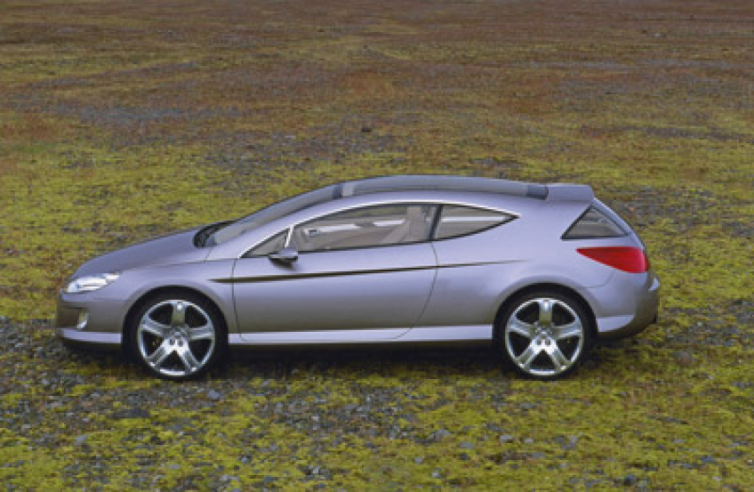 Le soluzioni tecnologiche presenti sulla 407 Elixir offrono un'eccellente tenuta di strada unita a un alto livello di comfort di guida. © IXO Collections SAS - Tous droits réservés. Crédits photo © Peugeot
