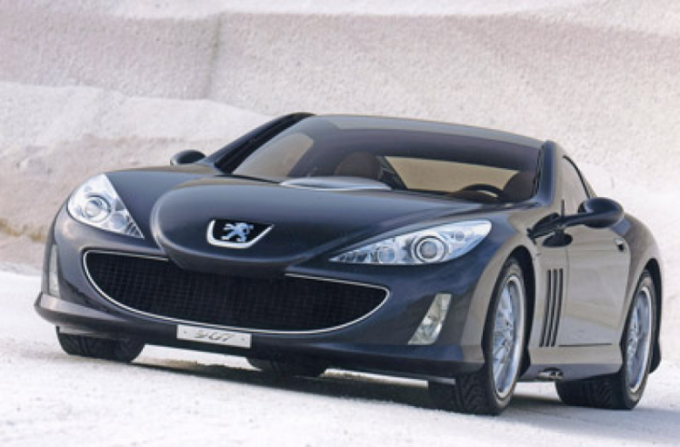 La Peugeot 907 è una Concept Car Gran Turismo disegnata da Gérard Welter che evoca il successo di resistenza della 905 Sport Prototype. © IXO Collections SAS - Tous droits réservés. Crédits photo © Peugeot