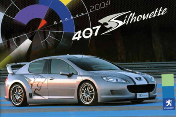 Lo stile dinamico della 407 Silhouette è un riferimento ai modelli del campionato Supertouring, dove Peugeot si esibisce regolarmente. © IXO Collections SAS - Tous droits réservés. Crédits photo © Peugeot