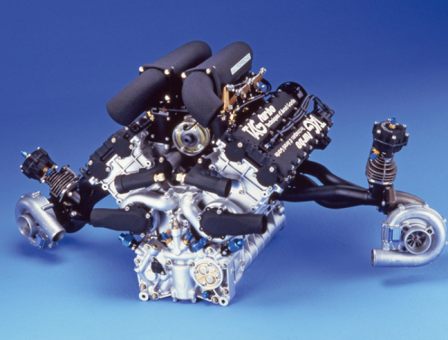 De 1984 à 1987, le moteur V6 TAG Porsche conçu par Hans Metzger a remporté 25 Grands Prix avec l’écurie McLaren.© IXO Collections SAS - Tous droits réservés. Crédits photo © Porsche