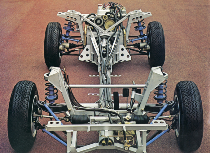The Alpine A 310 remained true to the previous Berlinette's structure, with a central beam chassis and a longitudinal engine mounted in the rear overhang. © IXO Collections SAS - Tous droits réservés. Crédits photo © Renault D.R. / Archives et Collections