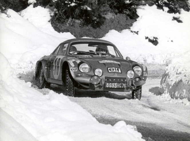 At the end of a race full of twists and turns, Jean Claude Andruet and his navigator "Biche" achieved an unforgettable victory driving their Alpine A110 1800.© IXO Collections SAS - Tous droits réservés. Crédits photo © Renault D.R. / Archives et Collections