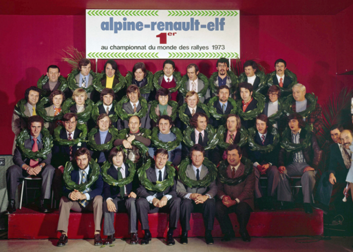 Alpine's competition department in 1973. Jean-Luc Thérier (3rd from left) in the second row, next to Bernard Darniche, Jean-Pierre Nicolas and Jacques Cheinisse.© IXO Collections SAS - Tous droits réservés. Crédits photo © Renault D.R. / Archives et Collections
