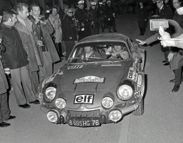 Six Berlinettes 1800 ( five of them being factory cars) are classified among the first ten cars at the finish. In this picture, the Thérier-Callewaert team who finished 5th. © IXO Collections SAS - Tous droits réservés. Crédits photo ©  Renault D.R. / Archives et Collections