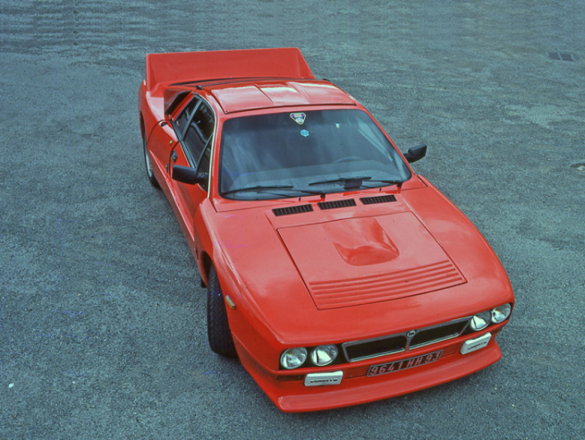 È difficile definire la Lancia 037, in parte auto da corsa civilizzata, in parte GT ultra-sportiva. © IXO Collections SAS - Tous droits réservés. Crédits photo © © Lancia D.R.