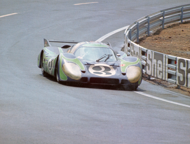 The 917 was the model that made Porsche legendary at Le Mans. This is the LH version driven by Gérard Larrousse and Willy Khausen, in which they finished 2nd and won the Energy Index. © IXO Collections SAS - Tous droits réservés. Crédits photo © Porsche / D.R.