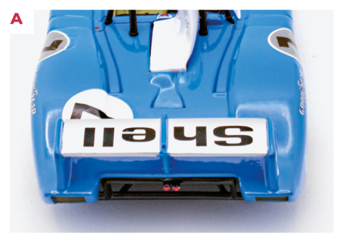 A. The body type B was finished with 2 tails incorporating the lights, unlike the C, which had 2 grilles. © IXO Collections SAS - Tous droits réservés. 