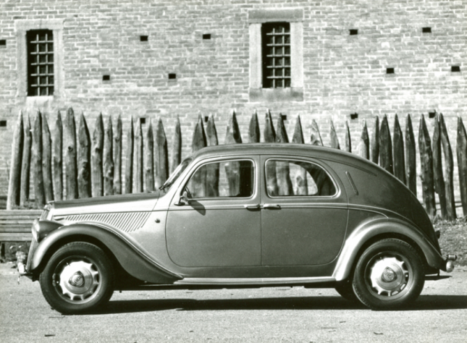 At the time of its official presentation, the Revue Technique Automobile headlined: "The Lancia Aprilia is a credit to the Italian motor industry". © IXO Collections SAS - Tous droits réservés. Crédits photo © Lancia D.R.