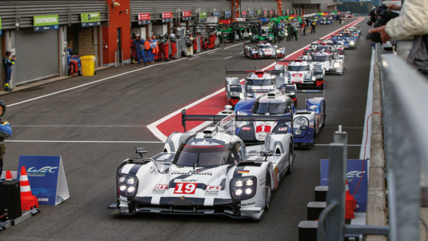 The third 919 Hybrid of 2014, with the number 19, debuted at the 6 Hours of Spa, finishing only sixth, to triumph at the Circuit de la Sarthe a month later. © IXO Collections SAS - Tous droits réservés. 