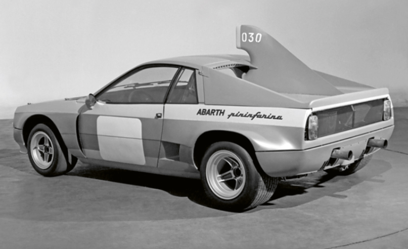 As linhas do Beta Montecarlo já se reflectiam no protótipo Abarth-Pininfarina SE 030. © IXO Collections SAS - Tous droits réservés. Crédits photo © Lancia D.R.
