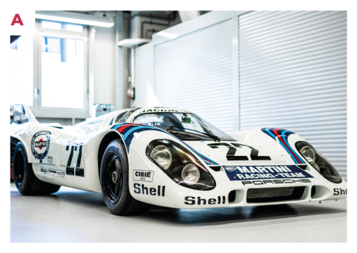 A. Le 917 del team Porsche Martini corrono con diverse livree: quella che vince a Le Mans nel 1971 ha il fondo bianco, ma ci sono anche varianti argento e altre “psichedeliche” in giallo/rosso e verde/viola.© IXO Collections SAS - Tous droits réservés. 
