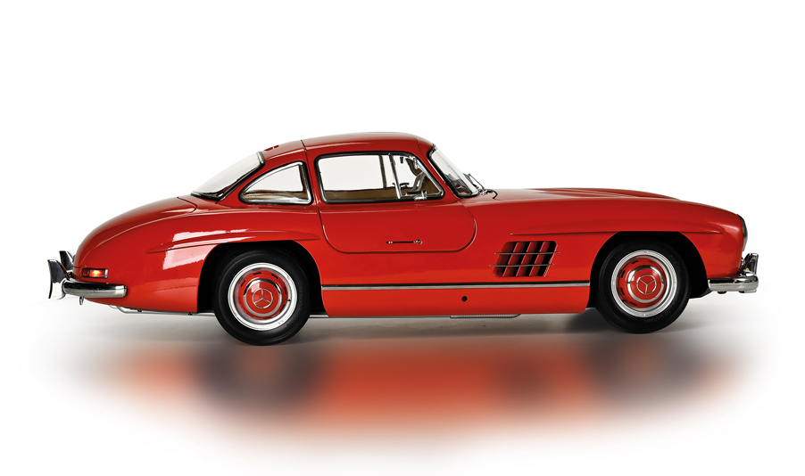 A classic car from the 50s to assemble piece by piece