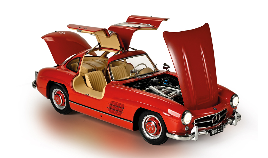 A classic car from the 50s to assemble piece by piece