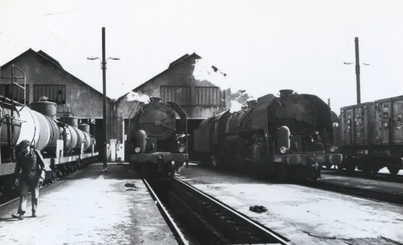 La quasi-généralisation de la chauffe au fuel imposera une invasion de wagons-citernes dans les dépôts de France, comme ici à Vierzon.© IXO Collections SAS - Tous droits réservés. Crédits photo ©&nbsp;Document Yves Machefert-Tassin, années 1970.