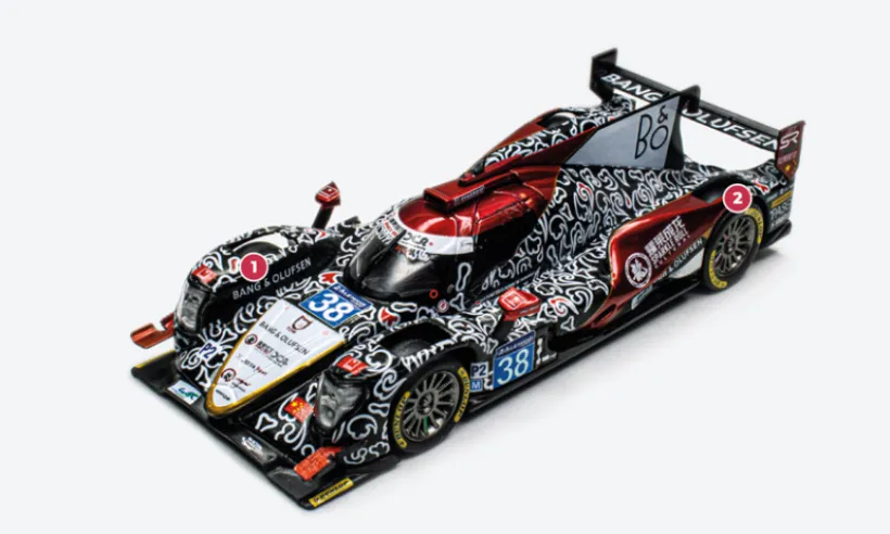 1. Like other LMP2 cars, the Oreca 07 has a design similar to that of the 2016 LMP1 cars. The regulations impose the same rules on the junior category in terms of structure and safety. It therefore has even larger aerodynamic appendages at the front wheel arches.2. Unlike LMP1 cars, which are almost all hybrids with an electric motor at the front and four-wheel drive, LMP2 cars are rear-wheel drive only.© IXO Collections SAS - Tous droits réservés. 