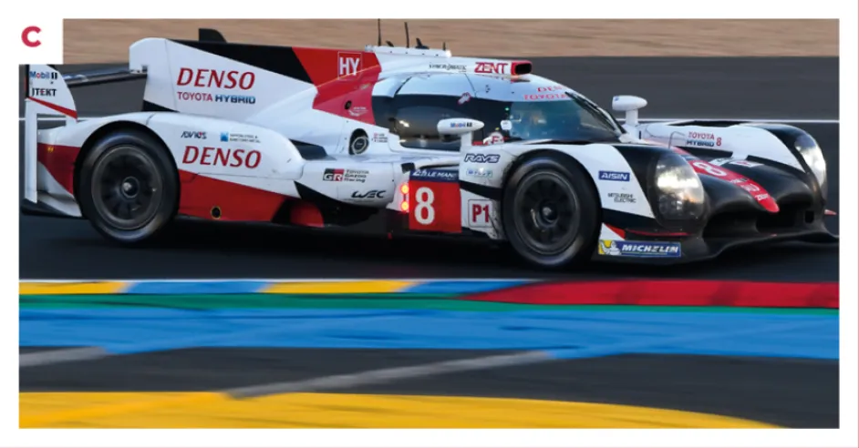 C. Das Auto mit der Startnummer 8 belegt den zweiten Platz in der Startaufstellung in Le Mans mit einer Rundenzeit von 3 Minuten 17 Sekunden und 128 Millisekunden, der besten Zeit, die im dritten Qualifying erzielt wurde. © IXO Collections SAS - Tous droits réservés.