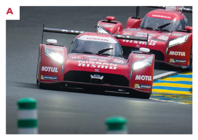 A. Zwei von den GT-R LM Nismo-Autos beim Training. Bei den offiziellen Tests in Le Mans Ende Mai zeigten sich die drei Nissans langsamer als die anderen LMP1-Autos.© IXO Collections SAS - Tous droits réservés.