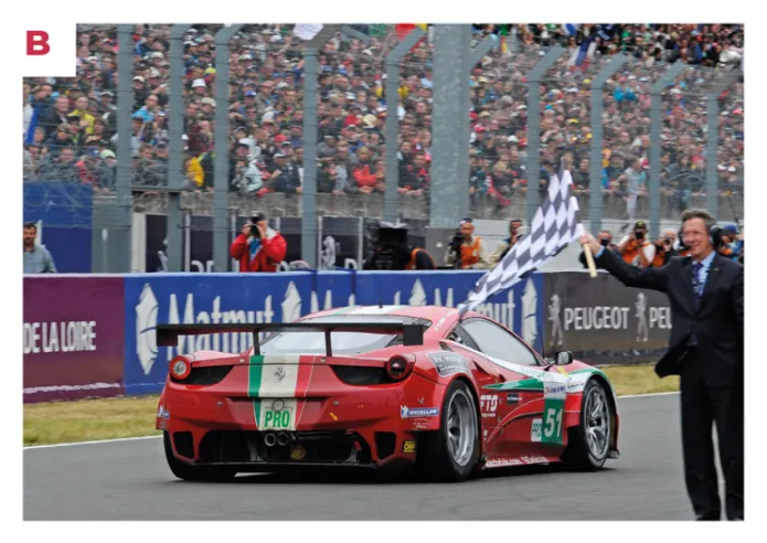 B. Der dreifache Auspuff des 458 Italia, der an den F40 erinnert, wurde beim GT2 durch einen doppelten Auspuff ersetzt.© IXO Collections SAS - Tous droits réservés.