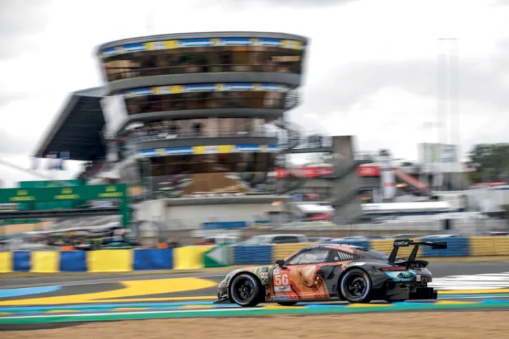 Team Project 1 ist eines von drei Teams, die in der Saison 2018–2019 mit dem 911 RSR in der LMGTE Am an den Start gingen und den ersten Platz belegten.© IXO Collections SAS - Tous droits réservés.