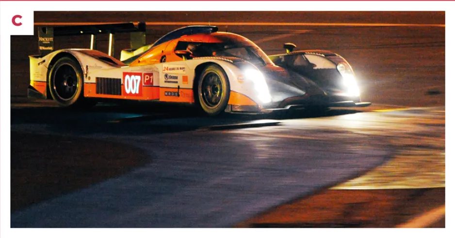 C. Dies ist der B09/60 oder DBR1-2, gefahren von Tomás Enge, Jan Charouz und Stefan Mücke, fotografiert bei Nacht während des 24-Stunden-Rennens von Le Mans 2009.© IXO Collections SAS - Tous droits réservés.&nbsp;