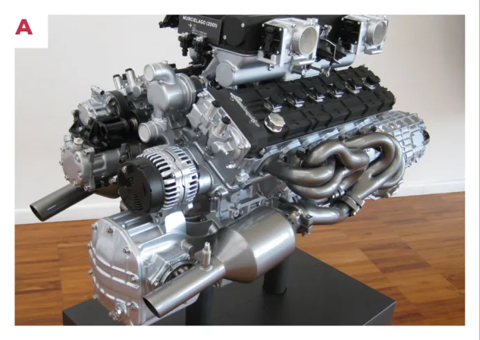 A. Limited by regulations, the racing engine's displacement is reduced from 6.2 litres on the series production version (here) to 6 litres by reducing the bore by 3 mm.© IXO Collections SAS - Tous droits réservés. 