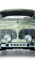 A timeless saloon that combines sophistication and durability