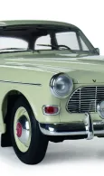 A timeless saloon that combines sophistication and durability