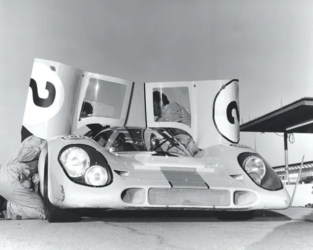 Close-up of 917K No. 2, with which Pedro Rodriguez, Leo Kinnunen and Brian Redman won the Daytona 24 Hours in 1970.© IXO Collections SAS - Tous droits réservés.