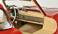 A classic car from the 50s to assemble piece by piece